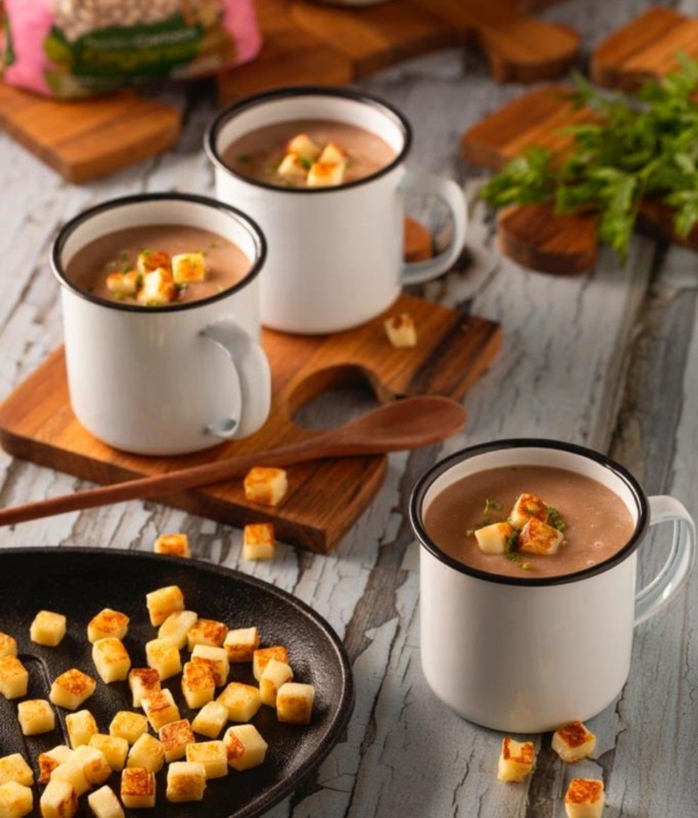 Caldo de Feijão c/ Queijo Coalho