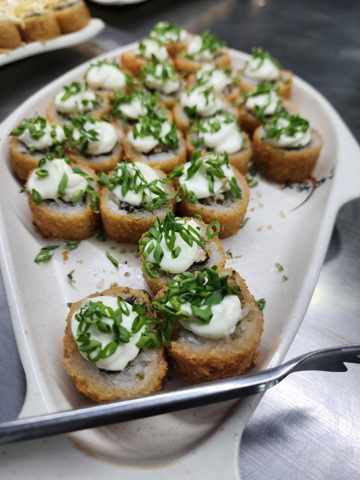 Hot Roll com Cream Cheese e Cebolinha