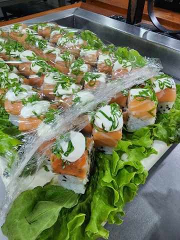 Uramaki Salmão com Cream Cheese