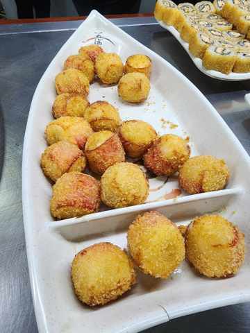 Bolinho Empanado de Salmão